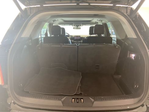 Used 2022 Ford Explorer Limited w/ Equipment Group 301A image 10