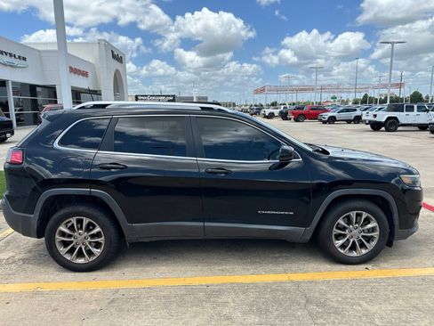 Used 2019 Jeep Cherokee Latitude Plus FWD image 8