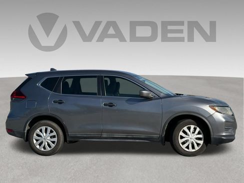 Used 2018 Nissan Rogue S FWD image 18