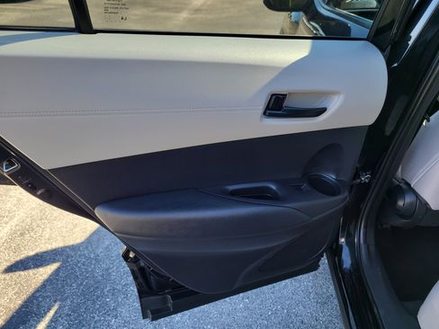 Used 2023 Toyota Corolla Cross LE image 12