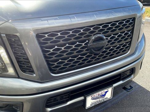 Used 2019 Nissan Titan SV w/ SV Convenience Package image 30