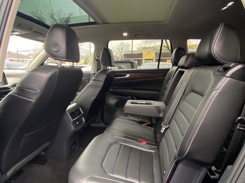 Certified 2024 Volkswagen Atlas SEL image 17