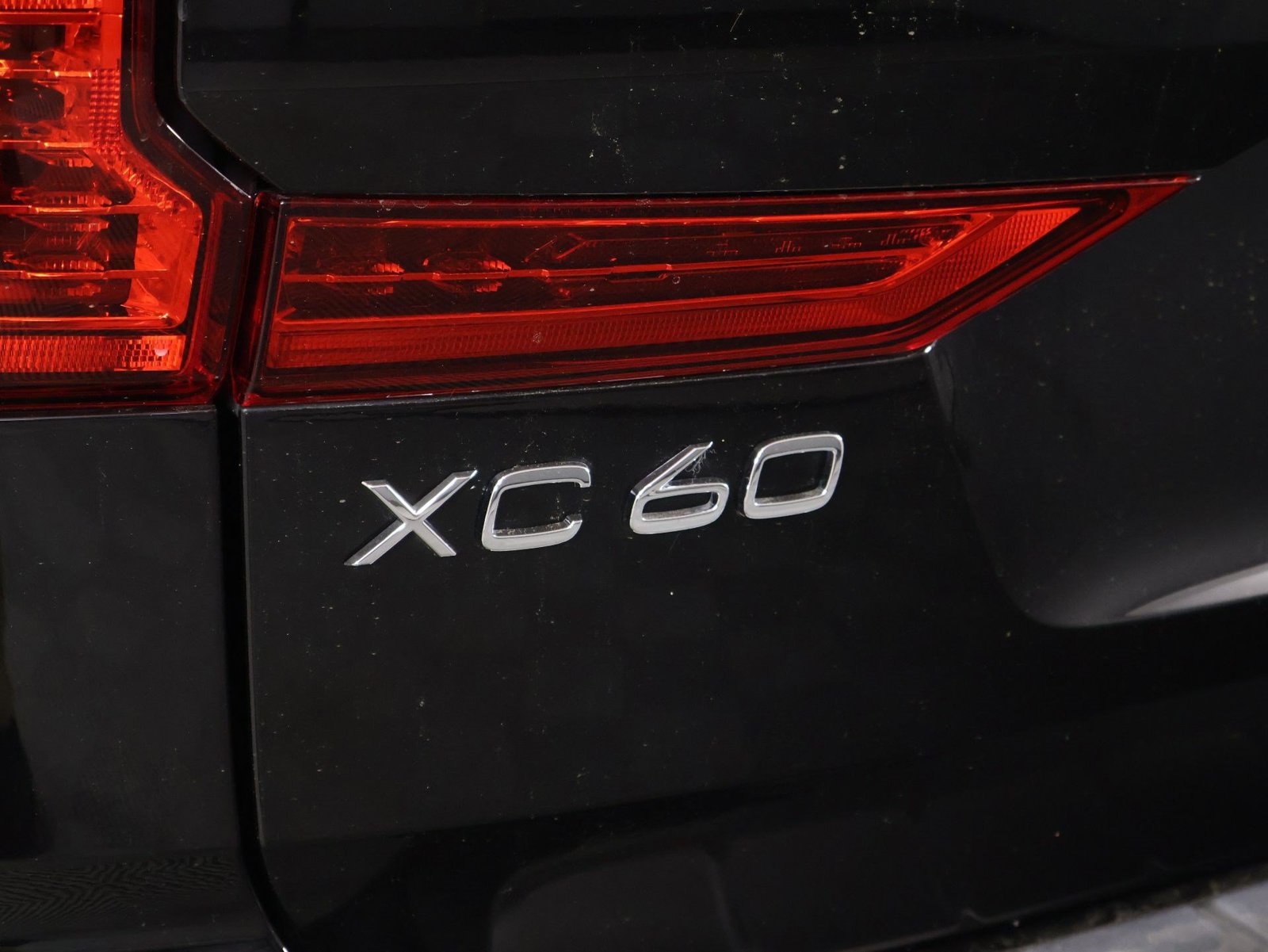 Used 2023 Volvo XC60 T8 Ultimate w/ Protection Package Premier AWD/4WD image 18
