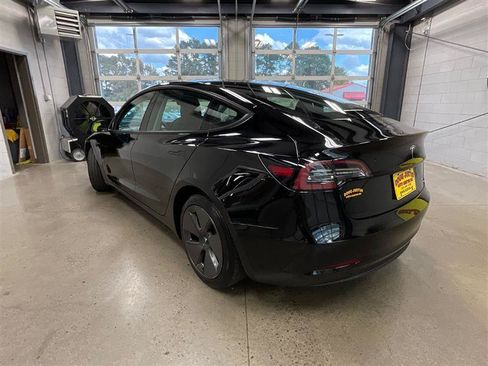 Used 2021 Tesla Model 3 Long Range AWD/4WD image 3