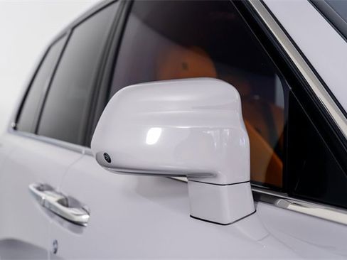 Used 2023 Rolls-Royce Cullinan image 24