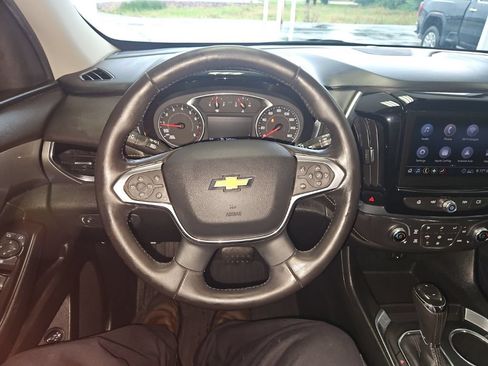 Used 2020 Chevrolet Traverse LT w/ Driver Confidence II Package AWD/4WD image 16