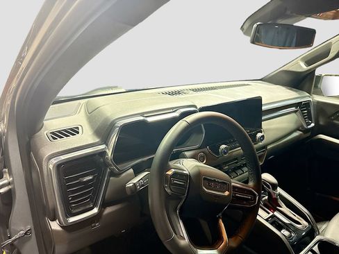 Used 2024 GMC Canyon Elevation w/ Elevation Premium Package image 9