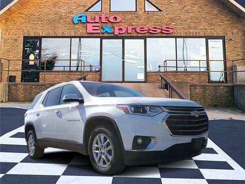 Used 2020 Chevrolet Traverse LT AWD/4WD image 1