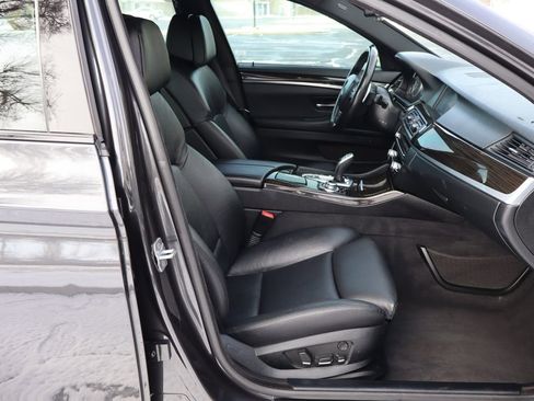 Used 2013 BMW 550i xDrive Sedan image 22