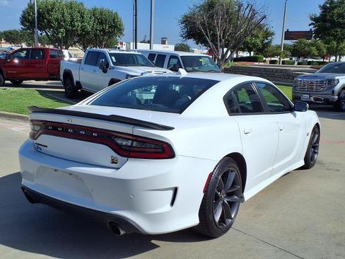 Used 2019 Dodge Charger Scat Pack w/ Navigation & Travel Group RWD image 3