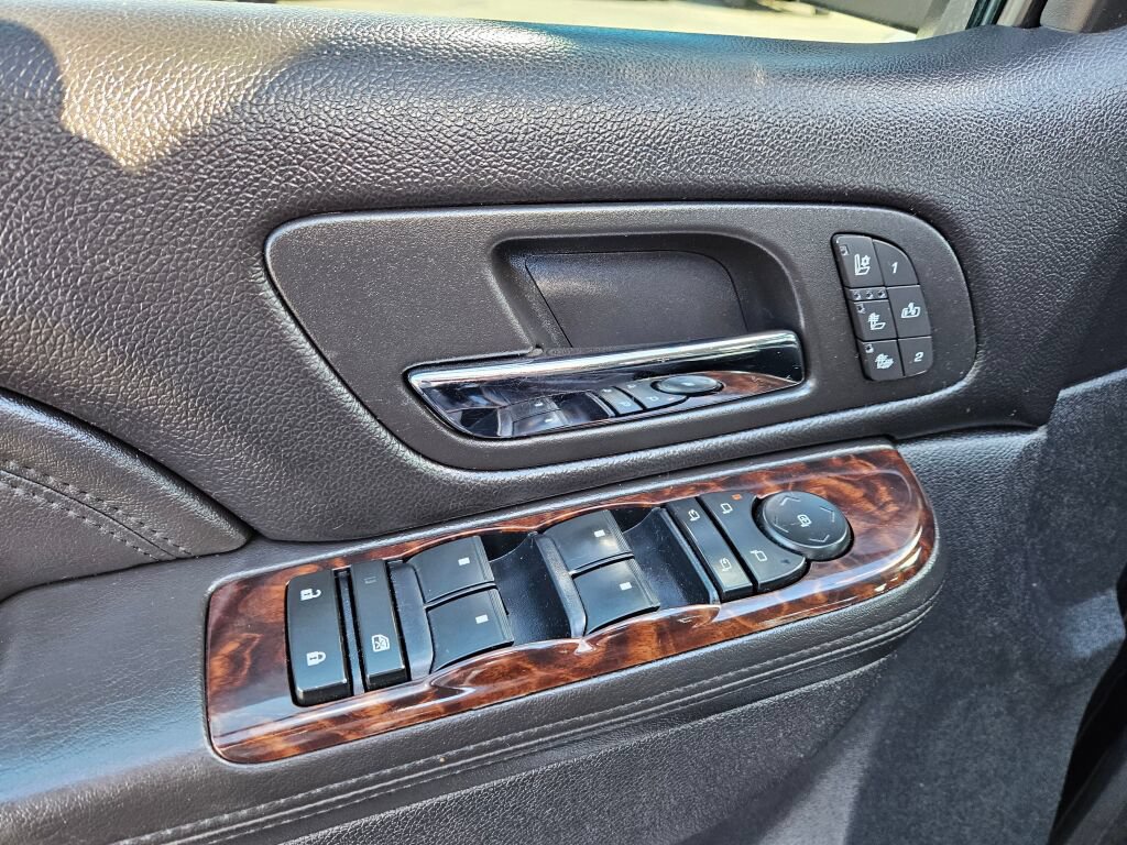 Used 2013 GMC Yukon Denali AWD/4WD image 22