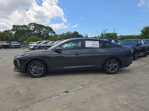 New 2026 Kia K4 FWD image 5