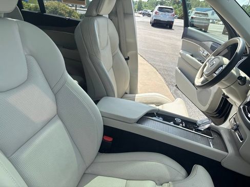 Certified 2024 Volvo XC90 T8 Ultimate w/ Protection Package Premier AWD/4WD image 33