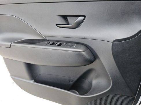 Used 2025 Hyundai Kona SEL image 14