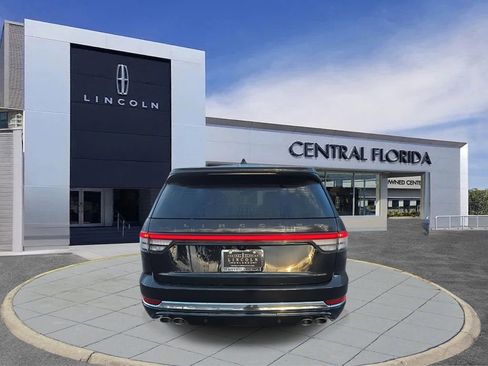 Used 2025 Lincoln Aviator Black Label image 4