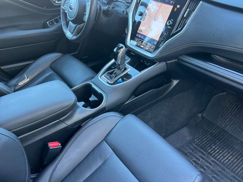 Used 2021 Subaru Outback Limited image 16