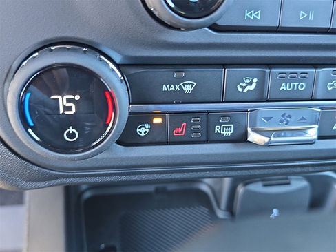 New 2025 Ford Bronco Outer Banks w/ Black Appearance Package image 17