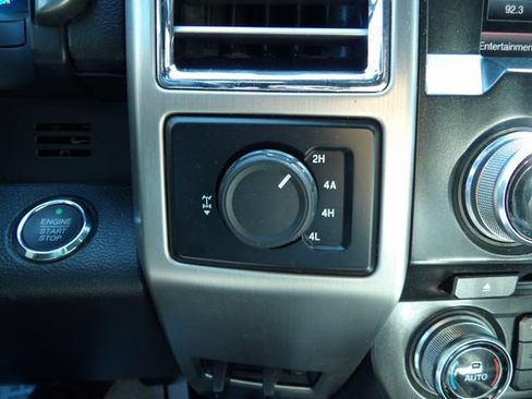 Used 2015 Ford F150 Platinum w/ Equipment Group 701A Luxury AWD/4WD image 35