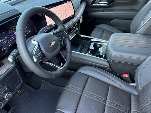 New 2026 Chevrolet Suburban High Country image 9
