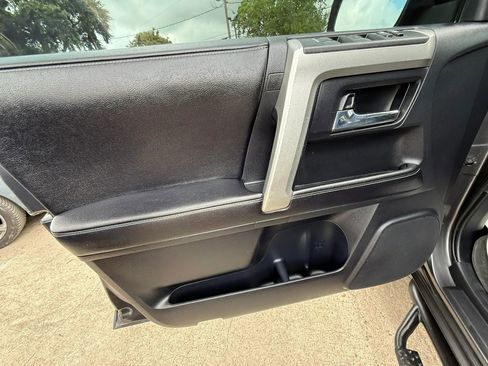 Used 2016 Toyota 4Runner SR5 Premium RWD image 19