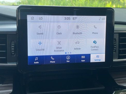 Used 2024 Ford Explorer Limited image 40