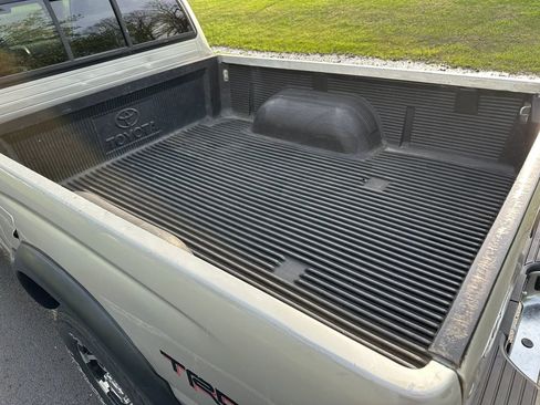 Used 2001 Toyota Tacoma 4x4 Xtracab V6 image 9