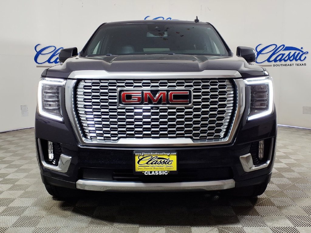 Used 2023 GMC Yukon Denali RWD image 3