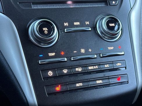 Used 2018 Lincoln MKC Select w/ Select Plus Package image 16