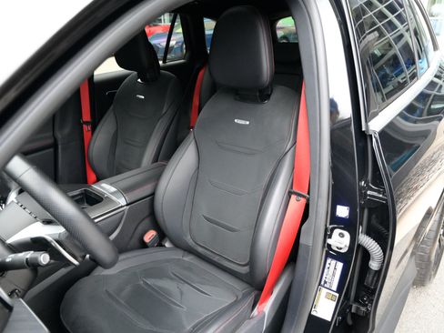 Used 2024 Mercedes-Benz GLC 43 AMG 4MATIC image 18