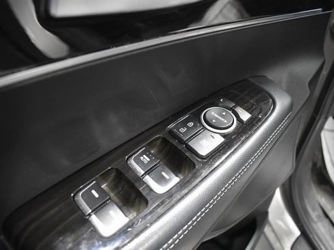 Used 2019 Kia Sorento L image 12