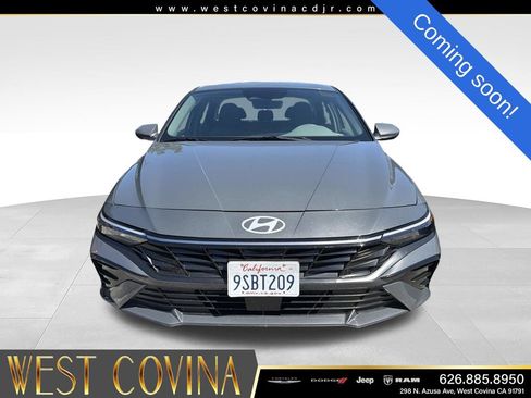 Used 2025 Hyundai Elantra SEL FWD image 3
