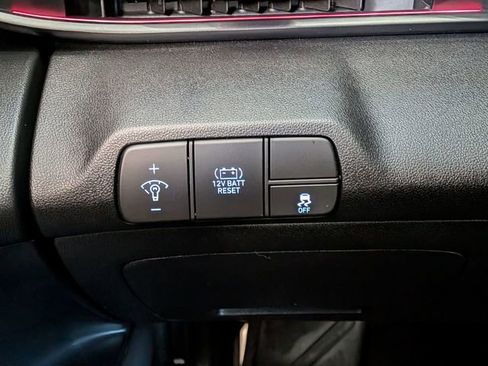 Used 2025 Hyundai Elantra SEL FWD image 18