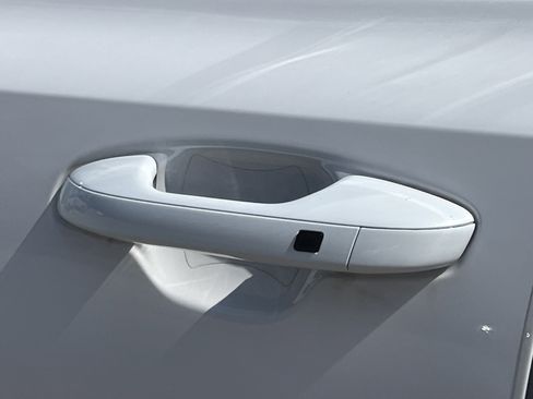 Certified 2025 Kia Sorento EX w/ Panoramic Sunroof Package image 32