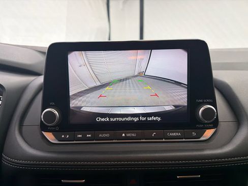 Used 2025 Nissan Rogue SV AWD/4WD image 30
