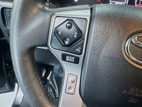 Used 2022 Toyota 4Runner SR5 Premium w/ Moonroof Package AWD/4WD image 8