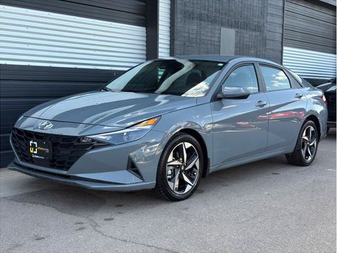 Used 2023 Hyundai Elantra SEL w/ Convenience Package FWD image 5