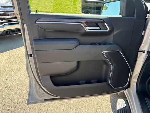 New 2026 Chevrolet Silverado 1500 RST w/ Dark Appearance Package AWD/4WD image 8