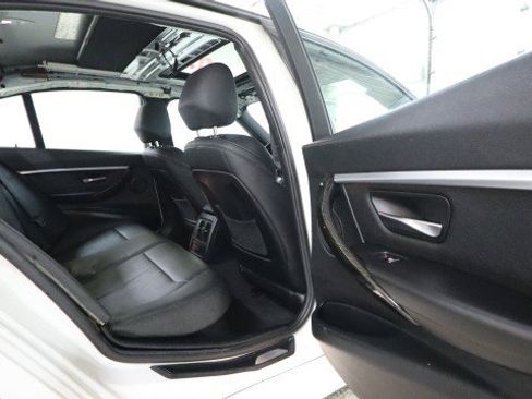 Used 2016 BMW 328i xDrive Sedan AWD/4WD image 11