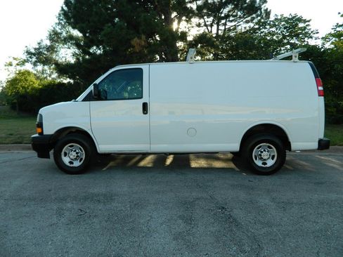 Used 2020 Chevrolet Express 2500 w/ Communications Package RWD image 4