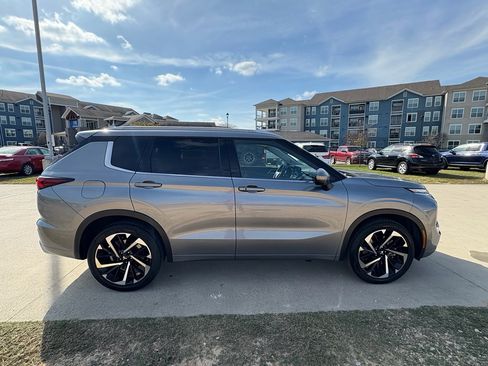 Used 2024 Mitsubishi Outlander SEL image 9