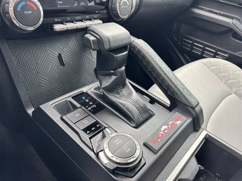 Used 2025 Toyota Tacoma SR5 AWD/4WD image 30