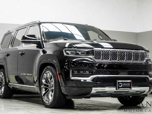 Used 2022 Jeep Grand Wagoneer Series III w/ Rear Seat Video Group 1 image 4