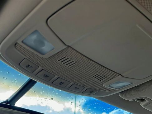 Used 2017 Lincoln MKZ Premiere image 22