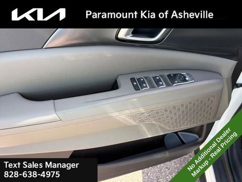 New 2026 Kia Carnival LX FWD image 22