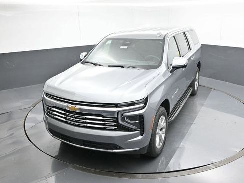 New 2025 Chevrolet Suburban Premier image 17
