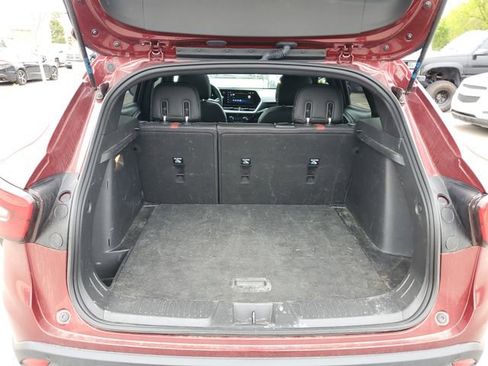 Used 2024 Chevrolet Trax RS w/ Sunroof Package FWD image 6