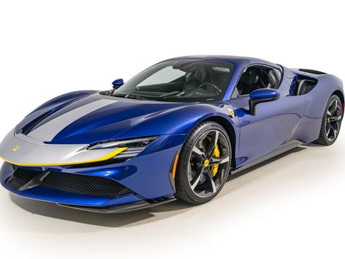Certified 2022 Ferrari SF90 Spider AWD/4WD image 12