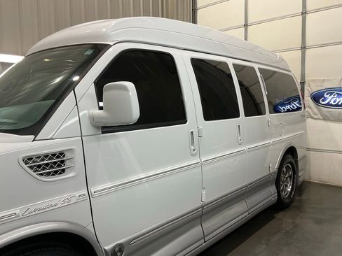 Used 2014 GMC Savana 1500 RWD image 5