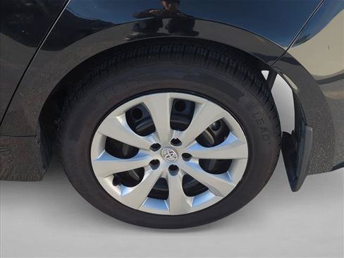Certified 2025 Toyota Corolla LE FWD image 6