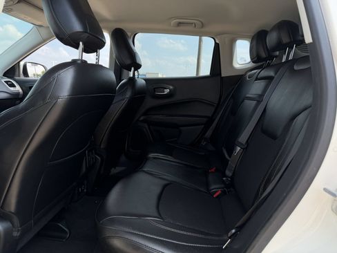 Used 2018 Jeep Compass Latitude w/ Popular Equipment Group FWD image 27